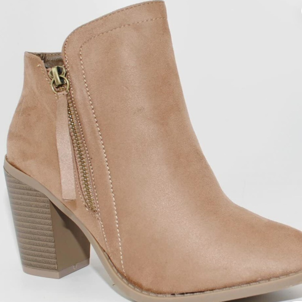 Ankle Booties, Suede TRENDS UP Woman’s Fashion Side Zipper Brown Boots.  SZ: 8M